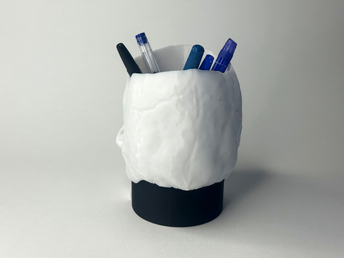 Cartoon Skull Pen Holder – 3D-Printed Desk Organizer, Halloween Pencil Cup, Creepy-Cute Gift for Office & Home