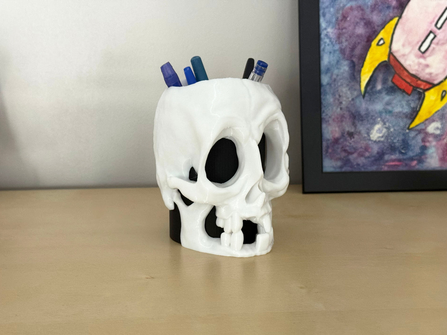 Cartoon Skull Pen Holder – 3D-Printed Desk Organizer, Halloween Pencil Cup, Creepy-Cute Gift for Office & Home